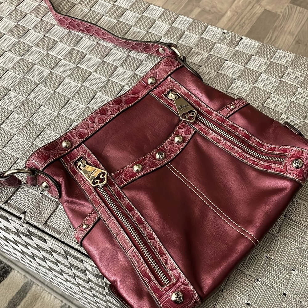 Crossbody Vegan Leather Frosty Raspberry w/ Croc Accent